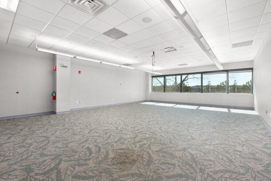 More Photos Of 10304 Spotsylvania Ave, Fredericksburg Office For Lease