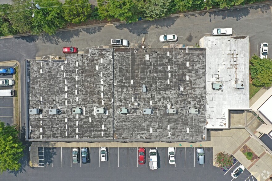 More Photos Of 5006 High Point Rd, Greensboro Freestanding For Lease