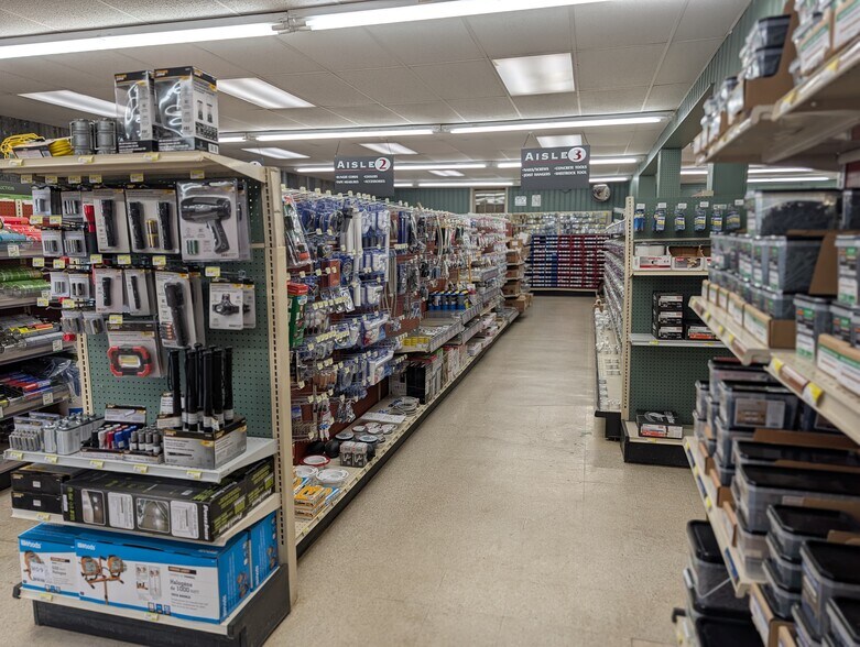 More Photos Of 612 Ball Street, Perry Storefront Retail Office For Sale