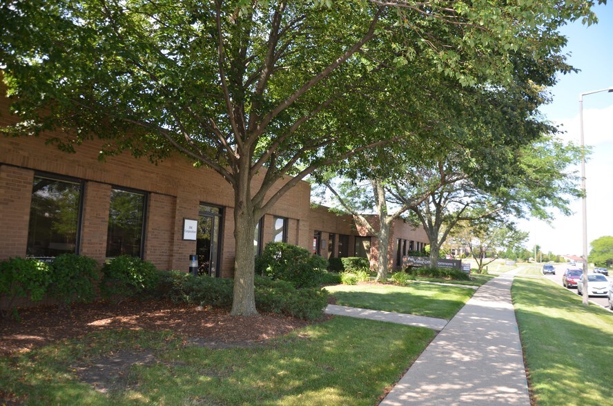 More Photos Of 4255 Westbrook Dr, Aurora Medical For Lease