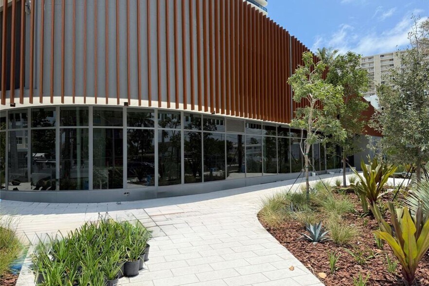 More Photos Of 900 N Ocean Blvd, Pompano Beach Apartments For Sale