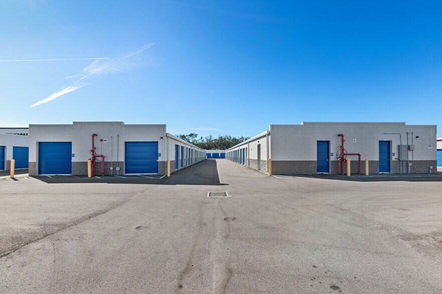 More Photos Of 9419 Moccasin Wallow Rd, Parrish Self Storage For Sale