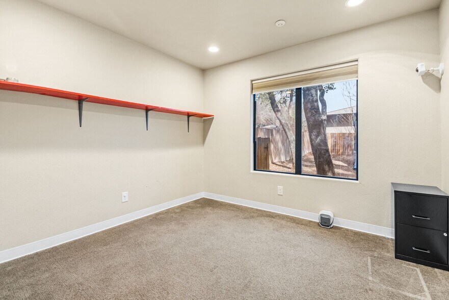 More Photos Of 14235 Blanco Rd, San Antonio Office For Sale