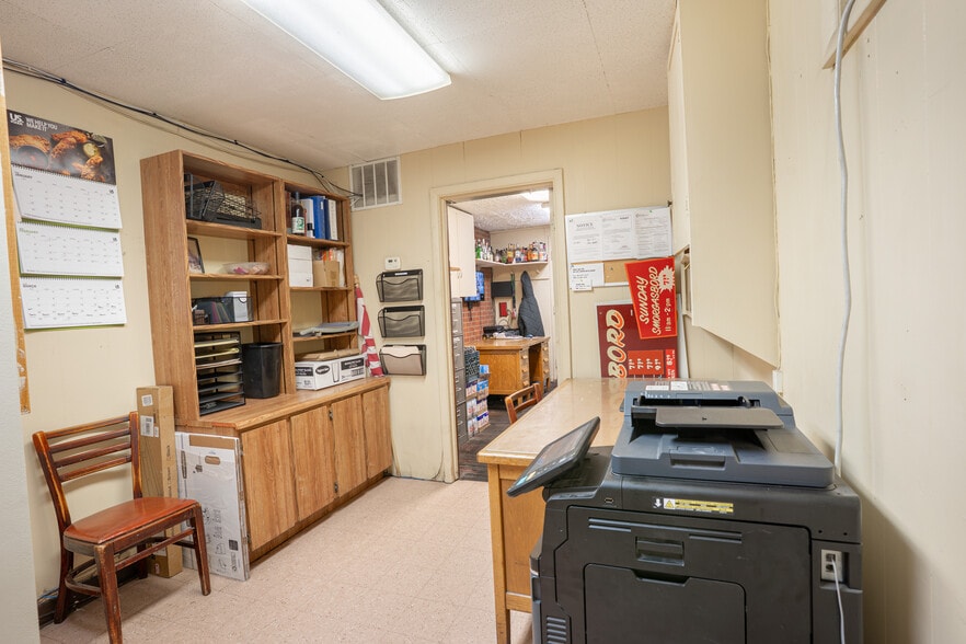 More Photos Of 545 Shoshone St S, Twin Falls Restaurant For Sale