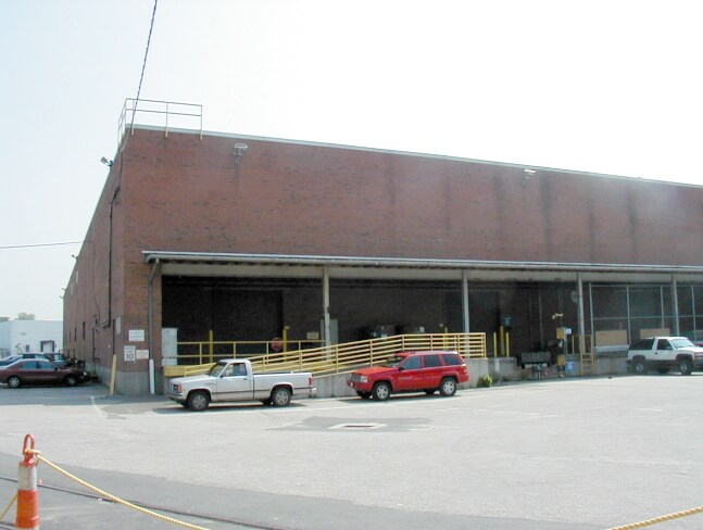 Primary Photo Of 120 Moffitt St, Stratford Warehouse For Lease