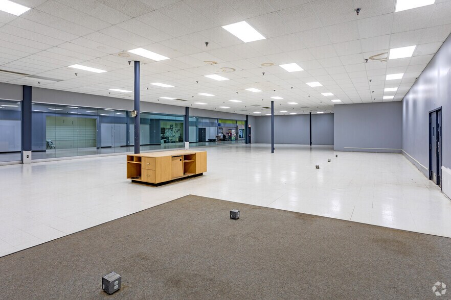 More Photos Of 308 S State St, Fairmont Unknown For Lease