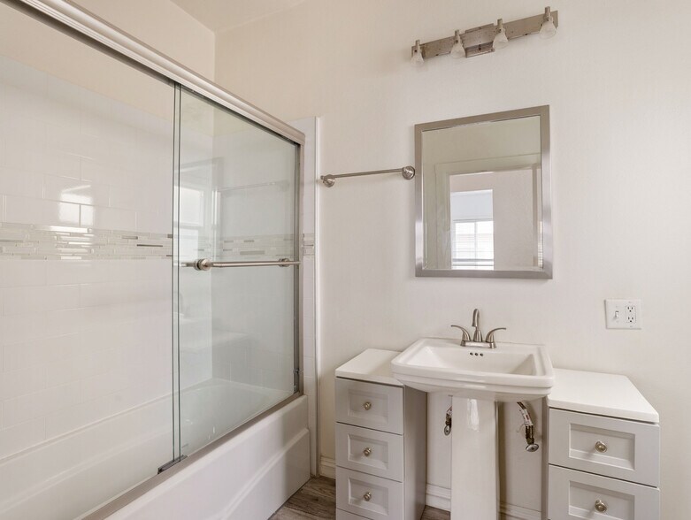 More Photos Of 351 N Spaulding Ave, Los Angeles Apartments For Sale