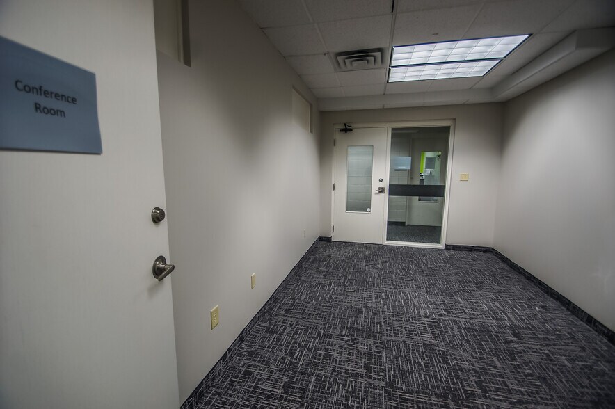 More Photos Of 2738 Winnetka Ave N, New Hope Medical For Lease