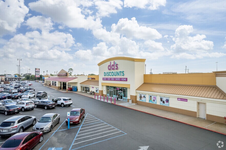 More Photos Of 1000-1094 Federal Rd, Houston Unknown For Lease