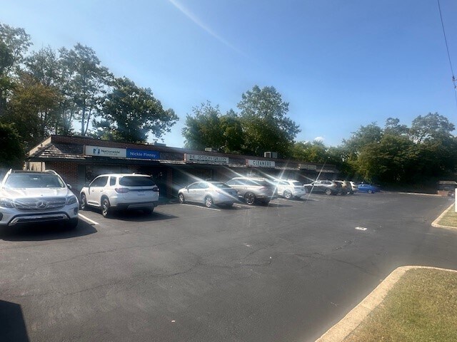 More Photos Of 3920 Kennett Pike, Wilmington Storefront For Lease