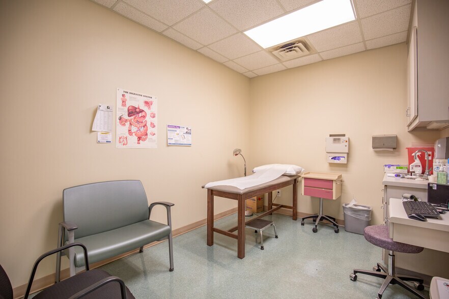 More Photos Of 1201 Columbia Dr, Milledgeville Medical For Sale