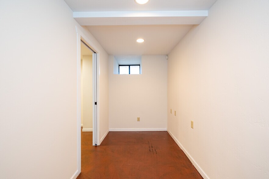 More Photos Of 717 W Riordan Rd, Flagstaff Storefront Retail Office For Sale