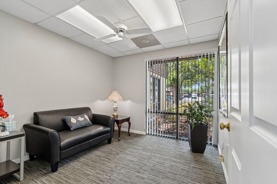 More Photos Of 611 Druid Rd E, Clearwater Medical For Sale