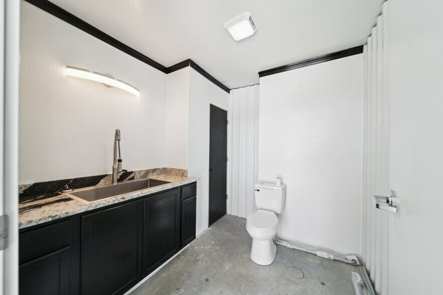 More Photos Of 17983 E 116th N St, Owasso Freestanding For Sale