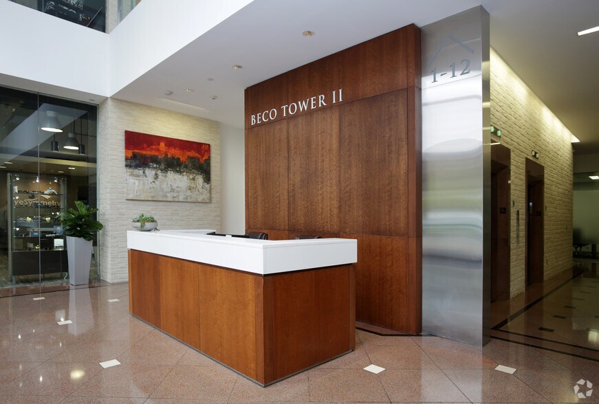 More Photos Of 10461 Mill Run Cir, Owings Mills Office For Lease