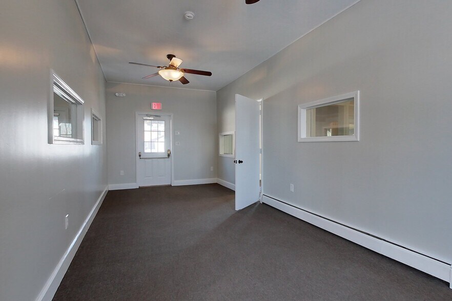 More Photos Of 7 Elm St, Townsend Office For Lease
