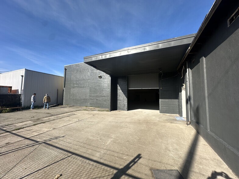 More Photos Of 1177 65th St, Oakland Light Manufacturing For Lease