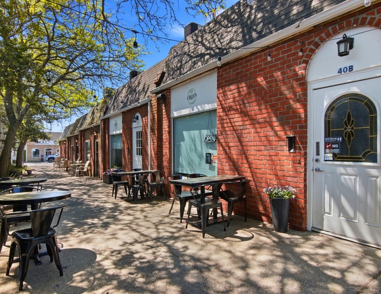 More Photos Of 40 E Main St, Riverhead Restaurant For Sale