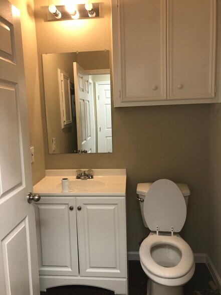 More Photos Of 3707 Fatta Dr, Dickinson Medical For Lease