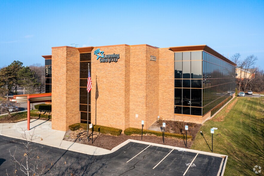 More Photos Of 21333 Haggerty Rd, Novi Office For Sale