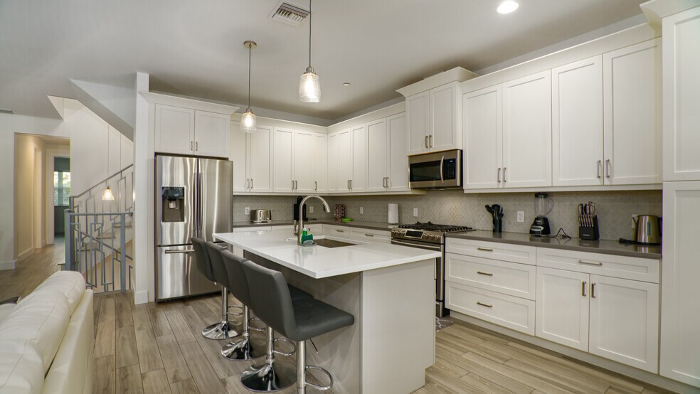 More Photos Of 3770 County Line Rd, Tequesta Apartments For Sale