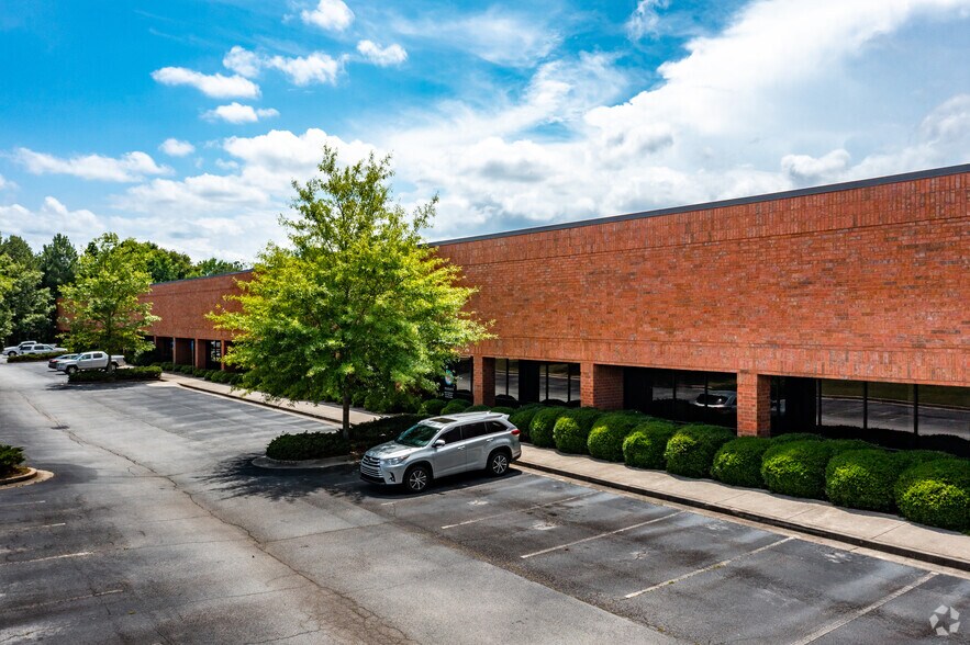 More Photos Of 1415-1435 Trae Ln, Lithia Springs Distribution For Lease