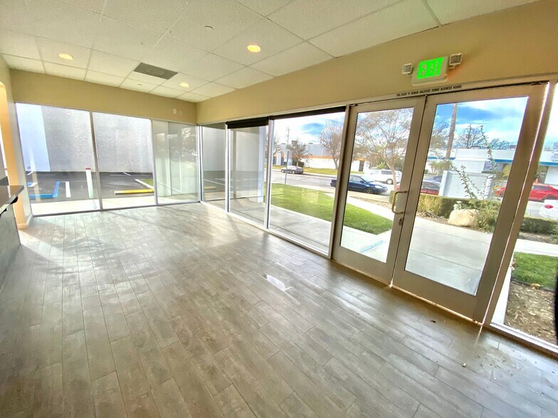 More Photos Of 9160 Deering Ave, Chatsworth Warehouse For Lease