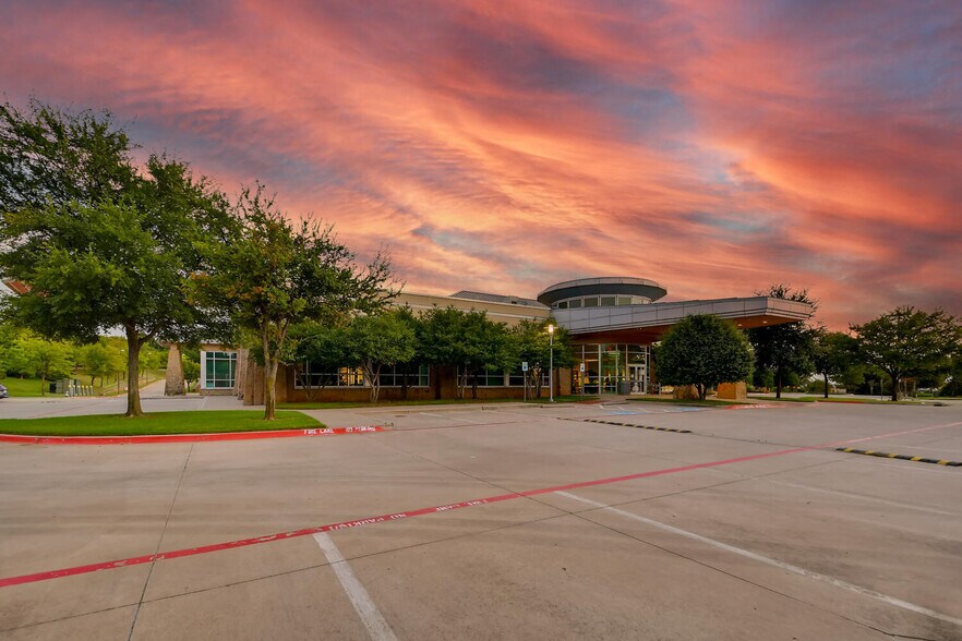 Primary Photo Of 1545 E Southlake Blvd, Southlake Medical For Lease