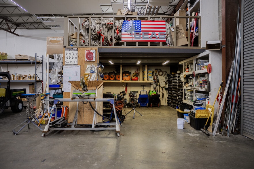 More Photos Of 9325 Forsyth Park Dr, Charlotte Warehouse For Sale