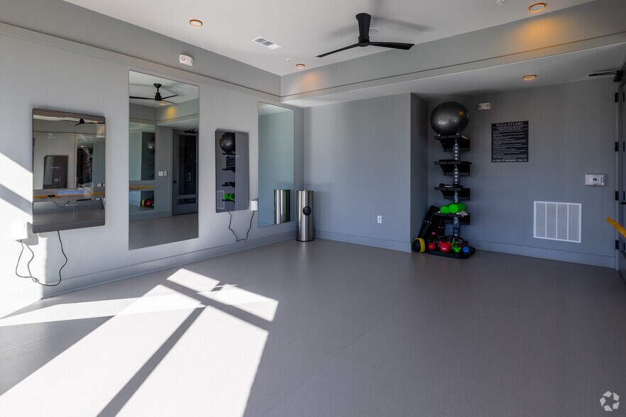 More Photos Of 146 Roberts St, Asheville Apartments For Lease