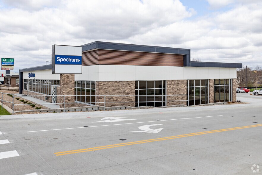 More Photos Of 308 N 48th St, Lincoln Storefront Retail Office For Lease