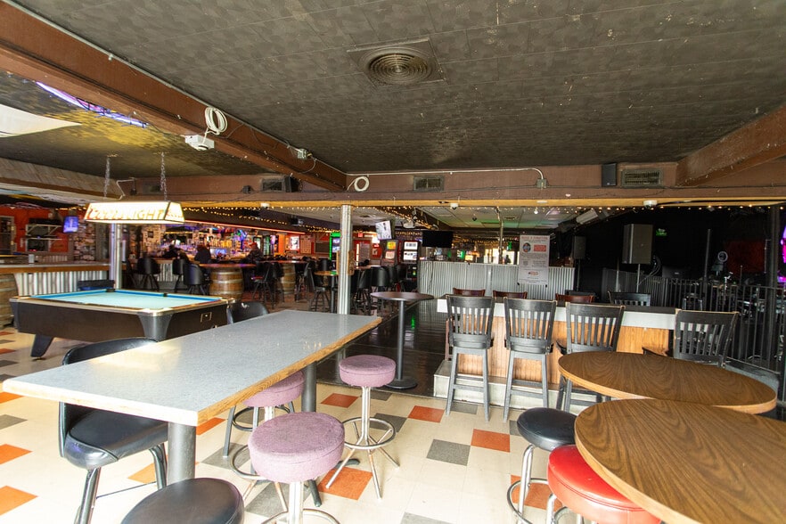 More Photos Of 1349 13th Ave SW, Great Falls Bar For Sale