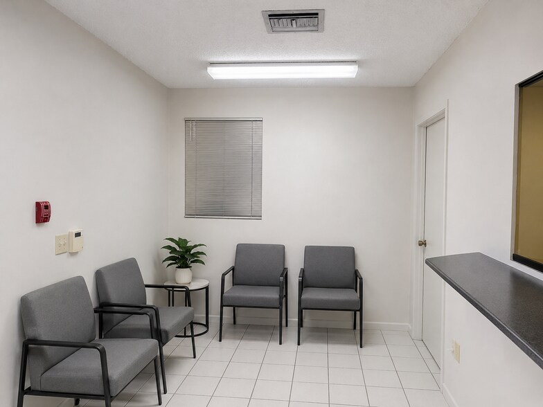 More Photos Of 3905 S Shade Ave, Sarasota Office For Sale