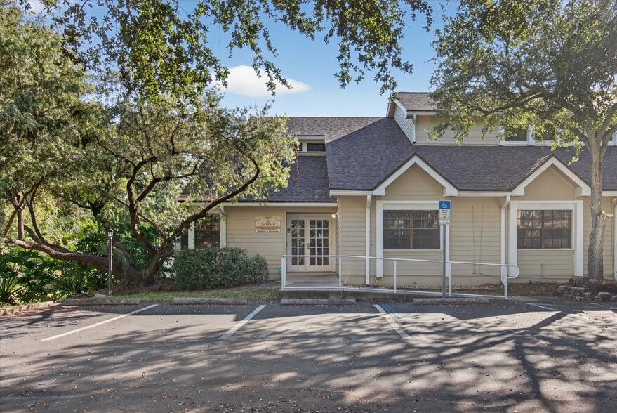 Primary Photo Of 10225 Ulmerton Rd, Largo Medical For Sale