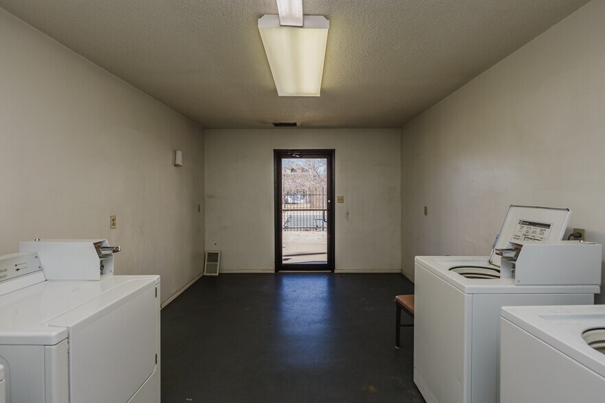 More Photos Of 401 E Avenue A, Hutchinson Apartments For Sale