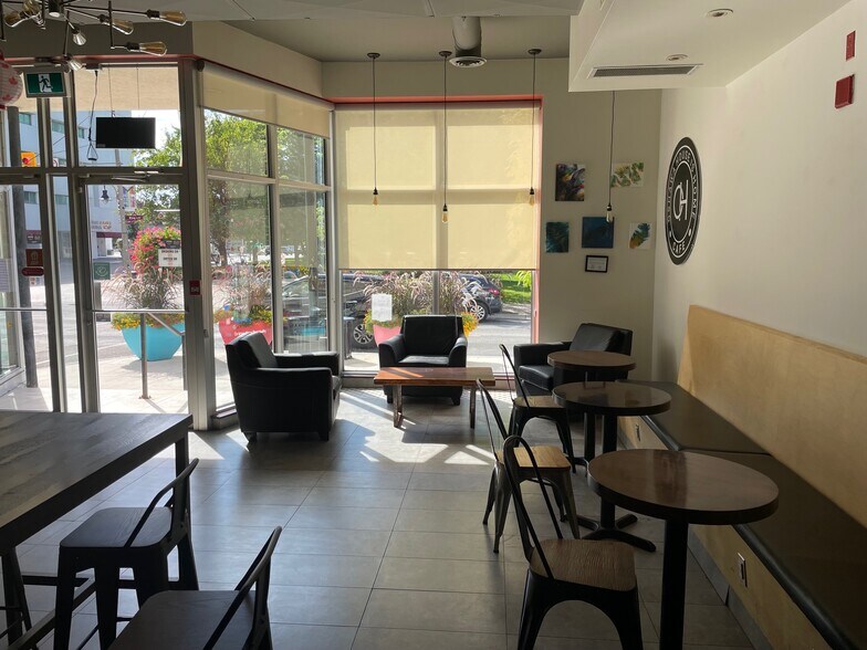 More Photos Of 62-68 King St W, Oshawa Storefront Retail Residential For Lease