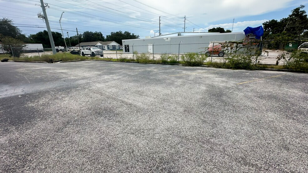 More Photos Of 1520 E Gary Rd, Lakeland Office For Lease