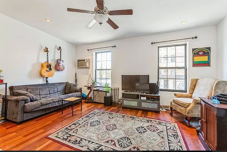 More Photos Of 587 3rd Ave, Brooklyn Flex For Sale