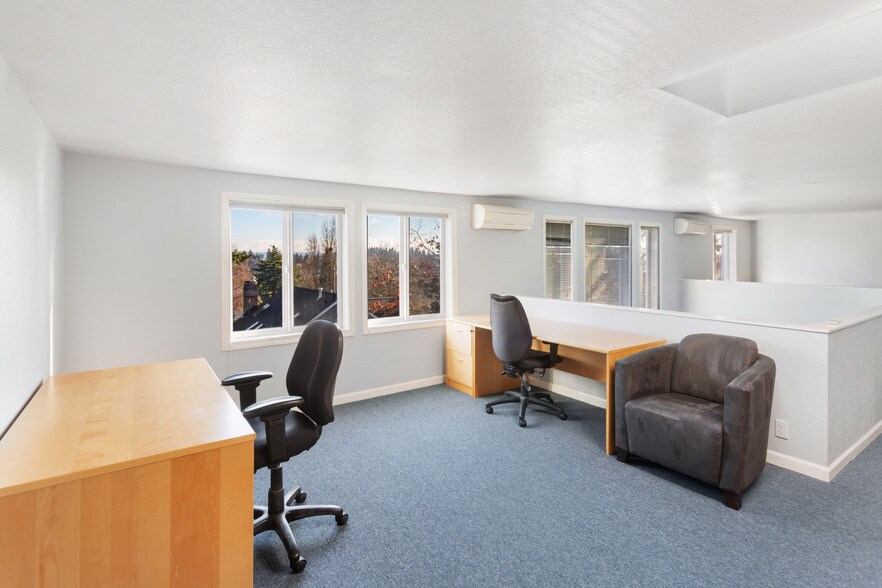 More Photos Of 5508 35th Ave NE, Seattle Loft Creative Space For Lease