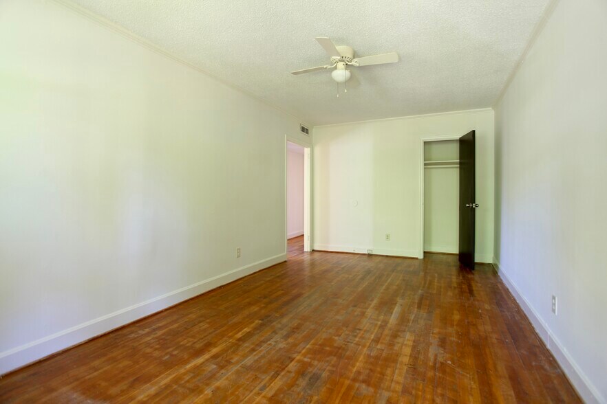 More Photos Of 5304 Eaton Cir, Charlotte Multifamily For Sale