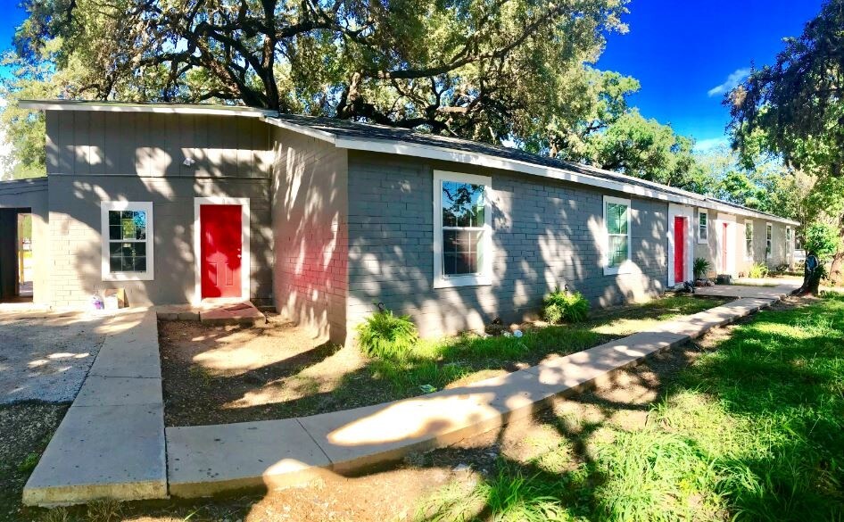 Primary Photo Of 719 San Antonio St, Pleasanton Apartments For Sale