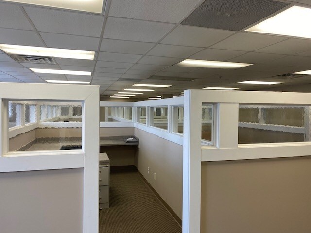 More Photos Of 1700 Lynch Rd, Evansville Warehouse For Lease