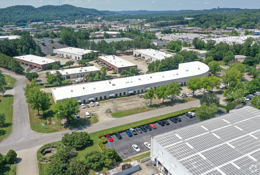 More Photos Of 236-252 Cahaba Valley Pky N, Pelham Light Manufacturing For Lease