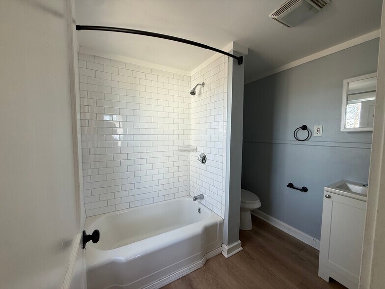 More Photos Of 2 Lyon St, Putnam Apartments For Sale