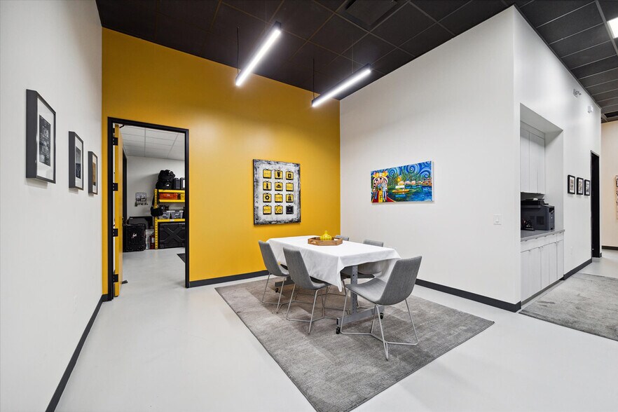 More Photos Of 4010 Canal St, Houston Warehouse For Sale