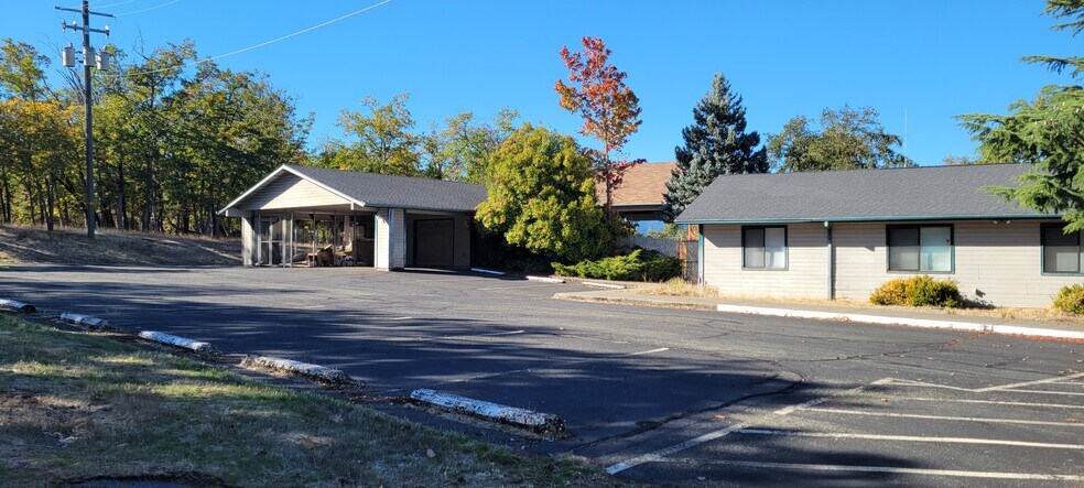More Photos Of 210 Tacoma St, Grants Pass Rehabilitation Center For Sale