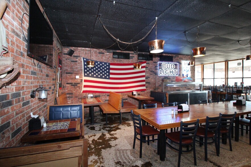 More Photos Of 700 W California St, Seymour General Retail For Sale
