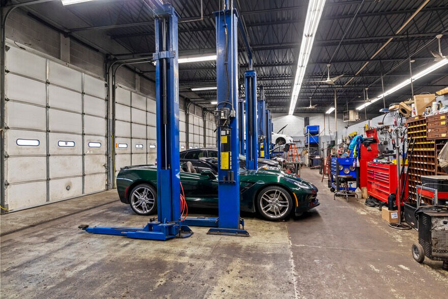 More Photos Of 332 E 159th St, Harvey Auto Repair For Sale