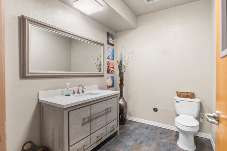 More Photos Of 585 W Hedding St, San Jose Service For Sale