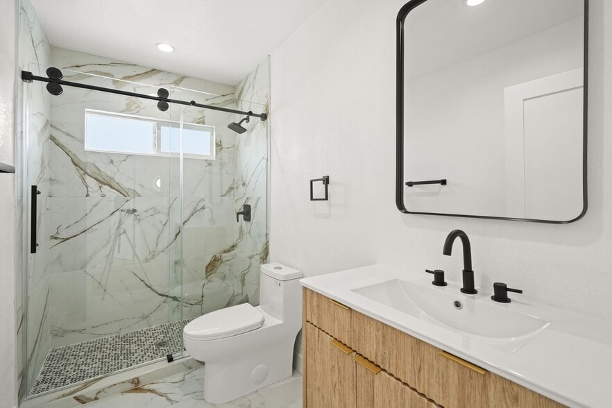 More Photos Of 7010 Lennox Ave, Van Nuys Apartments For Sale